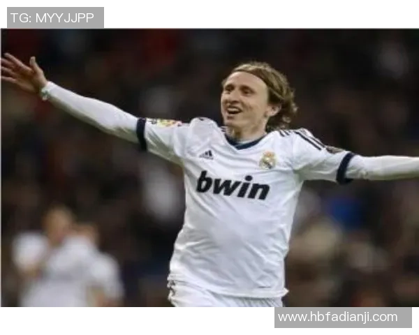 曾在皇家马德里效力的足球明星们的辉煌历程与成就回顾